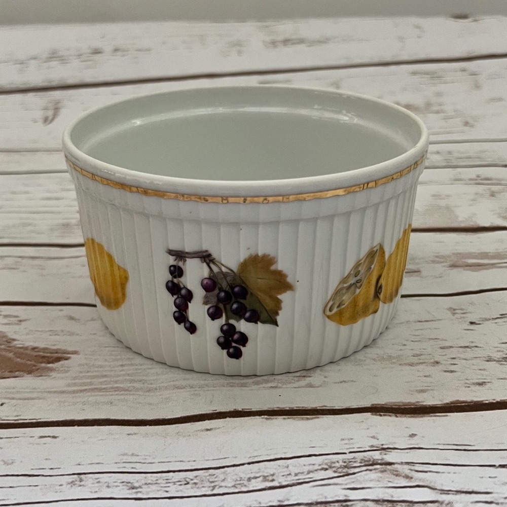Royal Worcester Ramekin‎ White Fruit Grapes Lemons Gold Trim Size 2